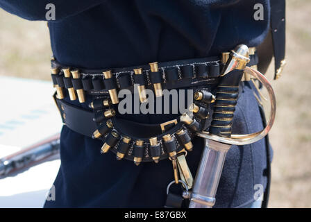 Vintage ceinture des armes à feu et l'épée militaire typique de l'équipement utilisé par l'US Cavalry pendant les guerres indiennes. Banque D'Images