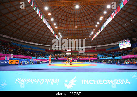 Incheon, Corée du Sud. 1 octobre, 2014. Gymnase Dowon Wrestling : au gymnase Dowon pendant le 2014 Jeux Asiatiques d'Incheon en Corée du Sud, la Corée du Sud. © Ito Shingo/AFLO SPORT/Alamy Live News Banque D'Images