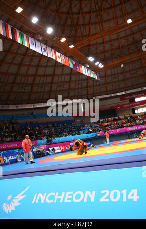 Incheon, Corée du Sud. 1 octobre, 2014. Gymnase Dowon Wrestling : au gymnase Dowon pendant le 2014 Jeux Asiatiques d'Incheon en Corée du Sud, la Corée du Sud. © Ito Shingo/AFLO SPORT/Alamy Live News Banque D'Images