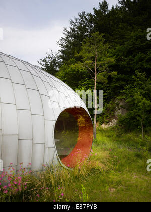 Sifflement Rock Golf Clubhouse, Chuncheon, Corée du Sud. Architecte : 2012 Mecanoo. Détail de façade de maison de thé. Banque D'Images