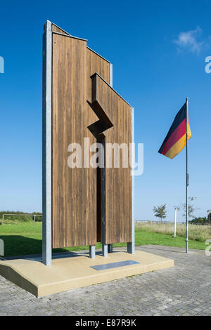 Monument de la division et de la réunification allemande, conçu par des étudiants de l'artisanat de sculpture en bois section du public Banque D'Images