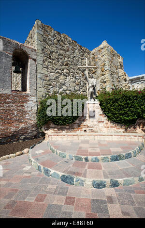 Le Père Junipero Serra et le jeune Indien, le père Junipero Serra, Mission San Juan Capistrano, San Juan Capistrano, Californie Banque D'Images