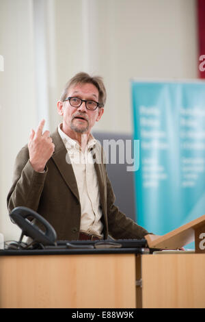 Bob Jessop, professeur de sociologie et co-directeur du Centre de recherche en économie politique culturelle à l'Université de Lancaster. Banque D'Images