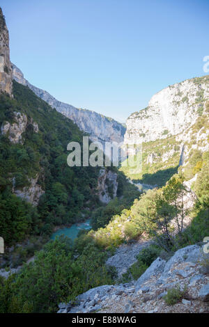 Sur le sentier Martel, dans les gorges du Verdon (France). Sur le sentier Martel, dans les gorges du Verdon (France). Banque D'Images