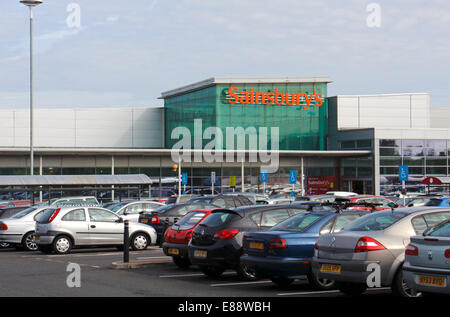Le but de supermarché Sainsbury's à Longwater Retail Park, Wymondham, Norwich, Norfolk, Angleterre, Royaume-Uni. Banque D'Images
