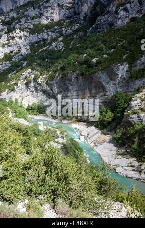 Sur le sentier Martel, dans les gorges du Verdon (France). Sur le sentier Martel, dans les gorges du Verdon (France). Banque D'Images