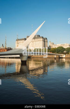 Puente de la Mujer (pont de la femme), Puerto Madero, Buenos Aires, Argentine, Amérique du Sud Banque D'Images