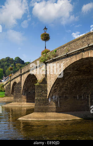 Pont sur la rivière Usk à Usk, Monmouthshire. Banque D'Images