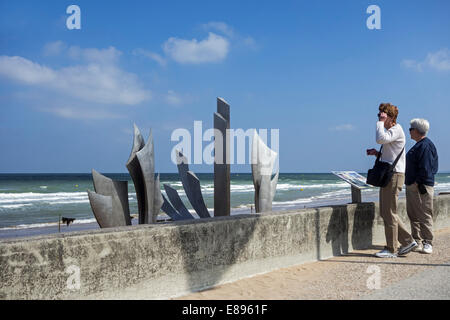 La Seconde Guerre mondiale Deux monument les Braves d'Omaha Beach à Colleville-sur-Mer, Basse-normandie, France Banque D'Images