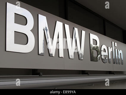 Berlin, Allemagne, écrit la direction de BMW à Berlin Banque D'Images