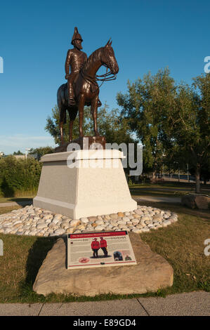 Elk203-6330v Canada, Alberta, Calgary, Fort Calgary, statue Banque D'Images