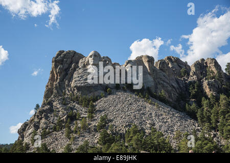 Mount Rushmore National Memorial des chefs des quatre présidents des Etats-Unis vu de la route d Banque D'Images