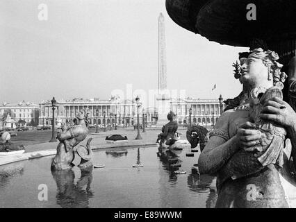 Années 70, France, Paris, Seine, la capitale, la Place de la Concorde, de la Fontaine des Mers, fontaine, l'Obélisque de Louxor Banque D'Images