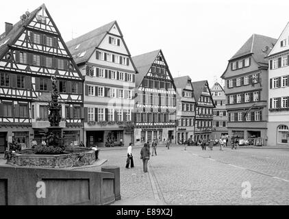 Achtziger Jahre, Buergerhaeuser Neptunbrunnen und Am Marktplatz von Tuebingen, Naturpark Schoenbuch, Bade-Wurtemberg Banque D'Images