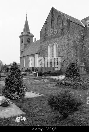 Achtziger Jahre, Backsteinkirche, Evangelisch-reformierte Kirche in Bunde, Rheiderland, Ostfriesland, Niedersachsen Banque D'Images