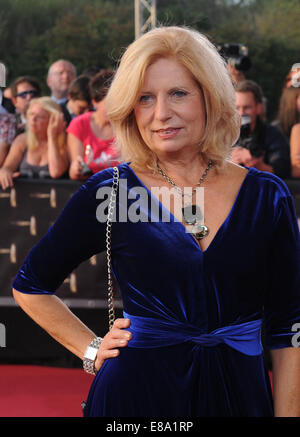 Cologne, Allemagne. 2 octobre, 2014. L'actrice Sabine Postel arrive pour la 16e cérémonie de remise des prix de la télévision allemande à Cologne, Allemagne, 2 octobre 2014. Dpa : Crédit photo alliance/Alamy Live News Banque D'Images