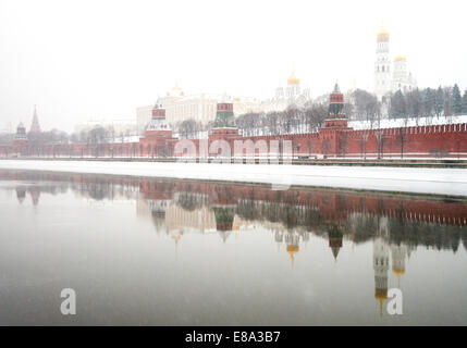 Vue sur le Kremlin de la Moskova, Moscou, Russie Banque D'Images