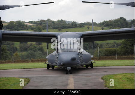 Un U.S. Air Force annonce-22B avion à rotors basculants Osprey se trouve au centre de soutien de l'entraînement de Baumholder en Allemagne le 12 septembre 2014, au cours de Jackal Stone 2014. Jackal Stone est un rapport conjoint sur l'exercice d'opérations spéciales visant à renforcer les capacités et d'interope Banque D'Images