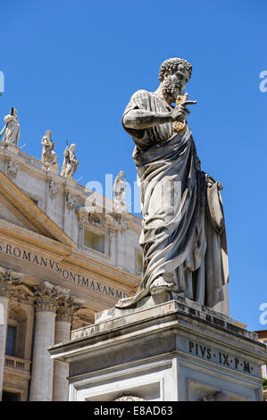 Statue de Saint Pierre, le Vatican, Rome Banque D'Images