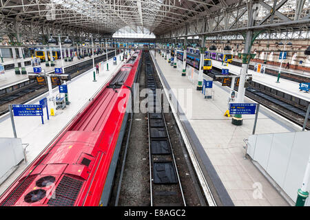 La gare de Manchester Piccadilly, Manchester, Angleterre, RU Banque D'Images