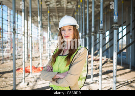 Portrait de chef de site on construction site Banque D'Images