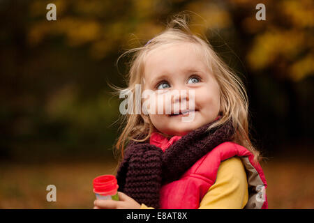 Jeune fille aux cheveux blonds, portrait Banque D'Images