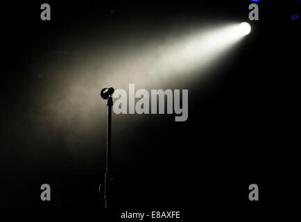 Stage lights et foule pendant les concerts Banque D'Images