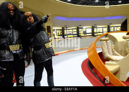 Londres, Royaume-Uni. 3 octobre, 2014. Destination Star Trek. Klingons au Bridge Crédit : Rachel/Megawhat Alamy Live News Banque D'Images