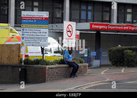Entrée de l'urgence de l'hôpital Whittington, au nord de Londres Banque D'Images