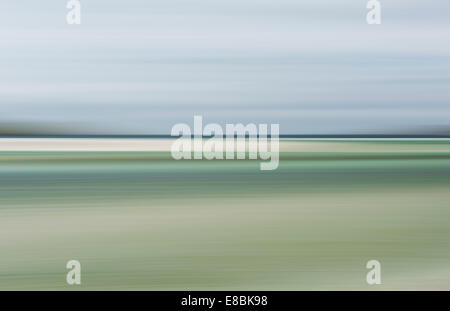 Mouvement de caméra intentionnelle (ICM) de l'image, plage Luskentyre Isle of Harris, Hébrides extérieures, en Écosse Banque D'Images