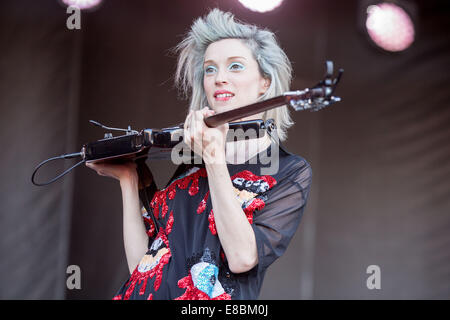 Austin, Texas, États-Unis. 3e oct, 2014. Musicien ANNIE CLARK (aka ST. VINCENT) il se produit à l'Austin City Limits music festival à Austin, Texas Crédit : Daniel DeSlover/ZUMA/Alamy Fil Live News Banque D'Images