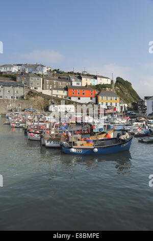 Le port de pêche de mevagissey sur le sud de la côte de Cornwall Banque D'Images