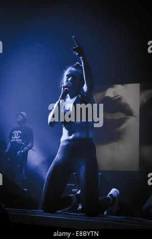 MØ live au concert Banque D'Images