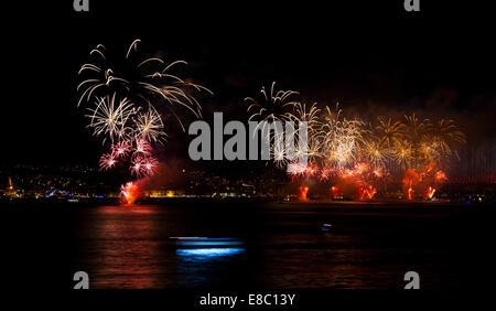 ISTANBUL - Le 29 octobre : Détroit du Bosphore au cours de la fête de la République turque le 29 octobre 2012 à Istanbul, Banque D'Images