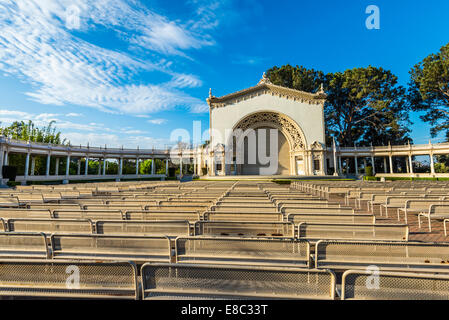 Vue de la Spreckels Organ Pavilion sur une matinée tranquille. Balboa Park, San Diego, California, United States. Banque D'Images