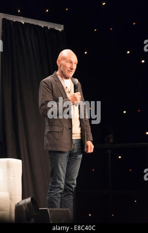 Londres, Royaume-Uni. Oct 4rd, 2014. Patrick Stewart à destination Star Trek 3 cas , Excel Centre, Docklands. Crédit : Robert Stainforth/Alamy Live News Banque D'Images