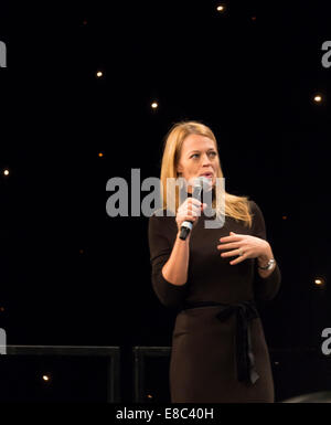 Londres, Royaume-Uni. Oct 4rd, 2014. Jeri Ryan à destination Star Trek 3 cas , Excel Centre, Docklands. Crédit : Robert Stainforth/Alamy Live News Banque D'Images