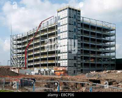 Parking à étages en construction dans le nouveau développement Bailey, Salford, Manchester, Angleterre, RU Banque D'Images
