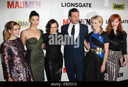 Saison 7 AMC célèbre la première de 'Mad Men' à l'ArcLight Cinemas comprend : Kiernan Shipka,Jessica Pare,Elisabeth Moss,Jon Hamm,January Jones,Christina Hendricks Où : Hollywood, California, United States Quand : 02 Avr 2014 Banque D'Images