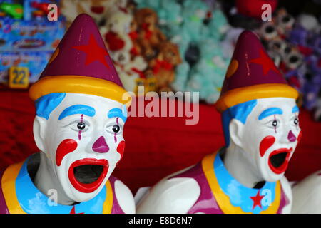 Laughing Clowns jeu de hasard à un sideshow alley stand au Royal Show de Perth, Australie occidentale. Banque D'Images