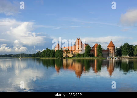 L'île de Trakai Castle en lac Galve, Trakai, Lituanie, Vilnius District Banque D'Images