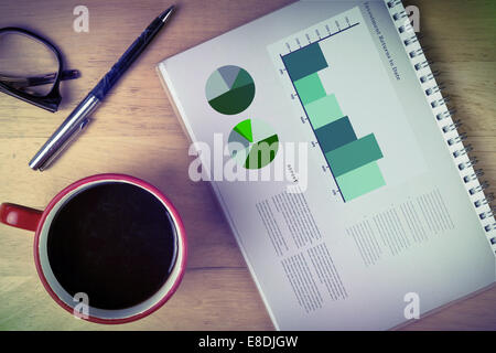 Image composite de l'interface d'affaires avec des graphiques et des données Banque D'Images