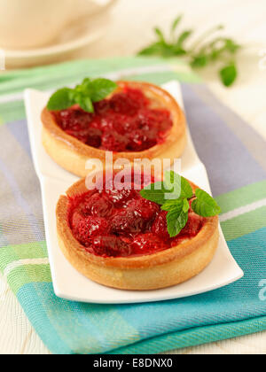 Tartelettes aux fraises. Recette disponible. Banque D'Images