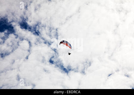 Parapente Parapente est le sport d'aventure le loisir et la compétition de parapente vol passe-temps passe-temps activité de loisirs Banque D'Images