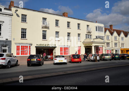 Une branche de l'Marks and Spencer magasin sur la rue Bridge, à Stratford upon Avon, Warkwickshire Banque D'Images