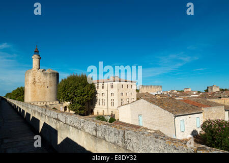 L'Constance's Tour et remparts, Aigues-Mortes, Gard, Languedoc-Roussillon, France Banque D'Images