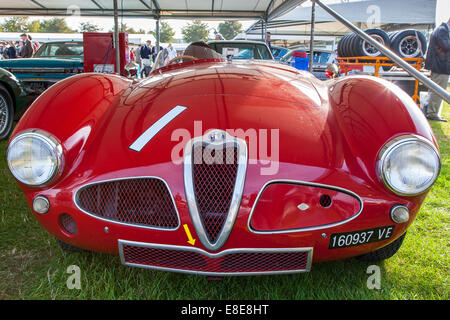 1953 Alfa Romeo 3000 Rouge Disco Volante au Goodwood Revival 2014, West Sussex, UK Banque D'Images