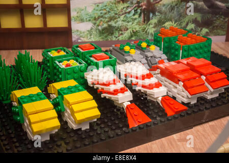 'Sushi' Lego sur l'affichage dans le nouveau magasin Lego sur Madison Square à New York Banque D'Images