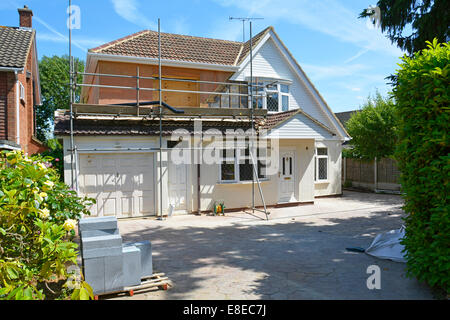 Les travaux de construction en cours et avant de côté maison individuelle d'ajouter d'autres pans de bois et d'extension de chambres Les chambres de l'arrière voir plus d'infos remarque ci-dessous Banque D'Images