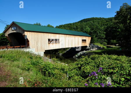 Motel 63, New York : 2012 Motel 63, un pont couvert de 151 pieds de long span sur la rivière Williams Banque D'Images